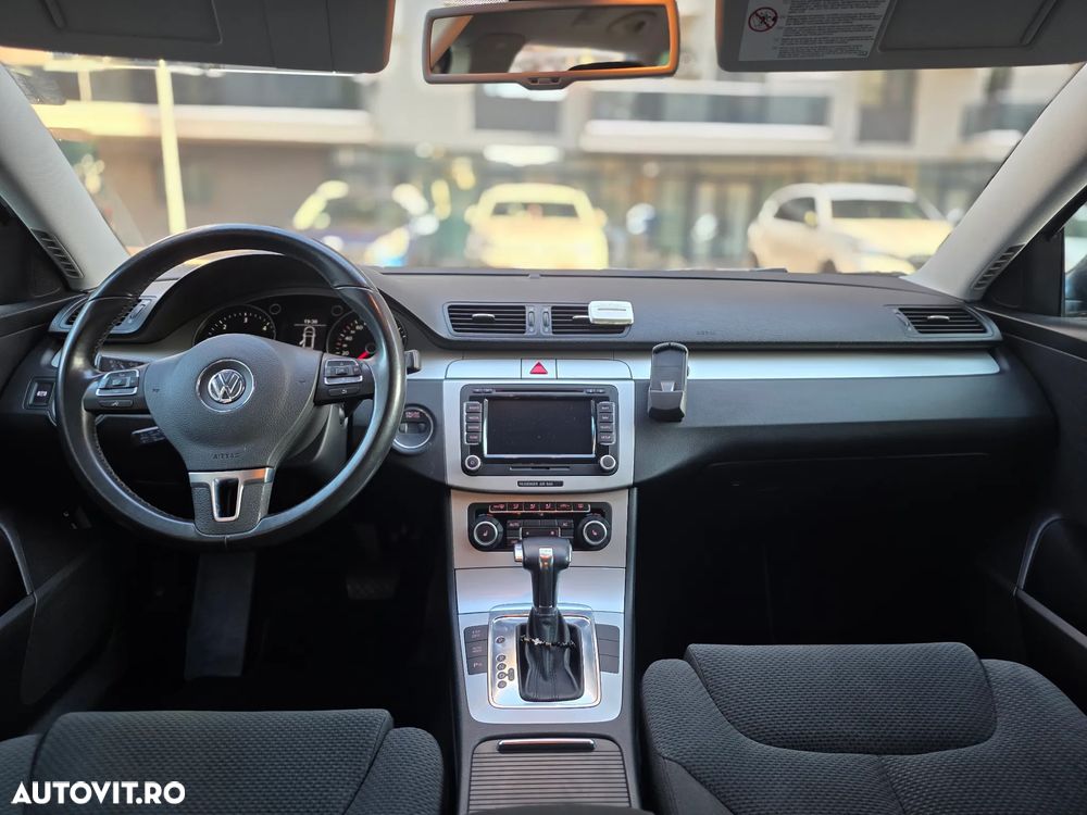 Volkswagen Passat 2.0 TDI DSG Comfortline - 11