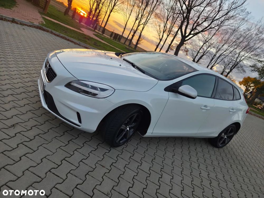 Volvo V40 T3 Geartronic RDesign - 11