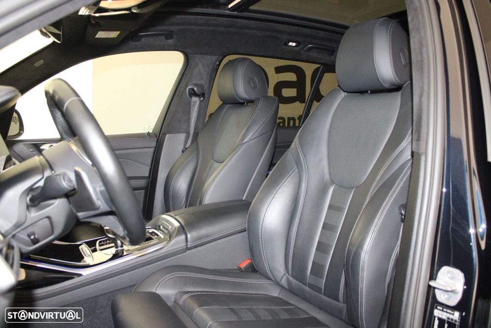 BMW X7 40 d xDrive Pack M — fotografia 42