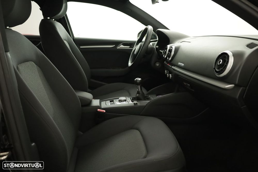 Audi A3 Limousine 30 TFSI - 21
