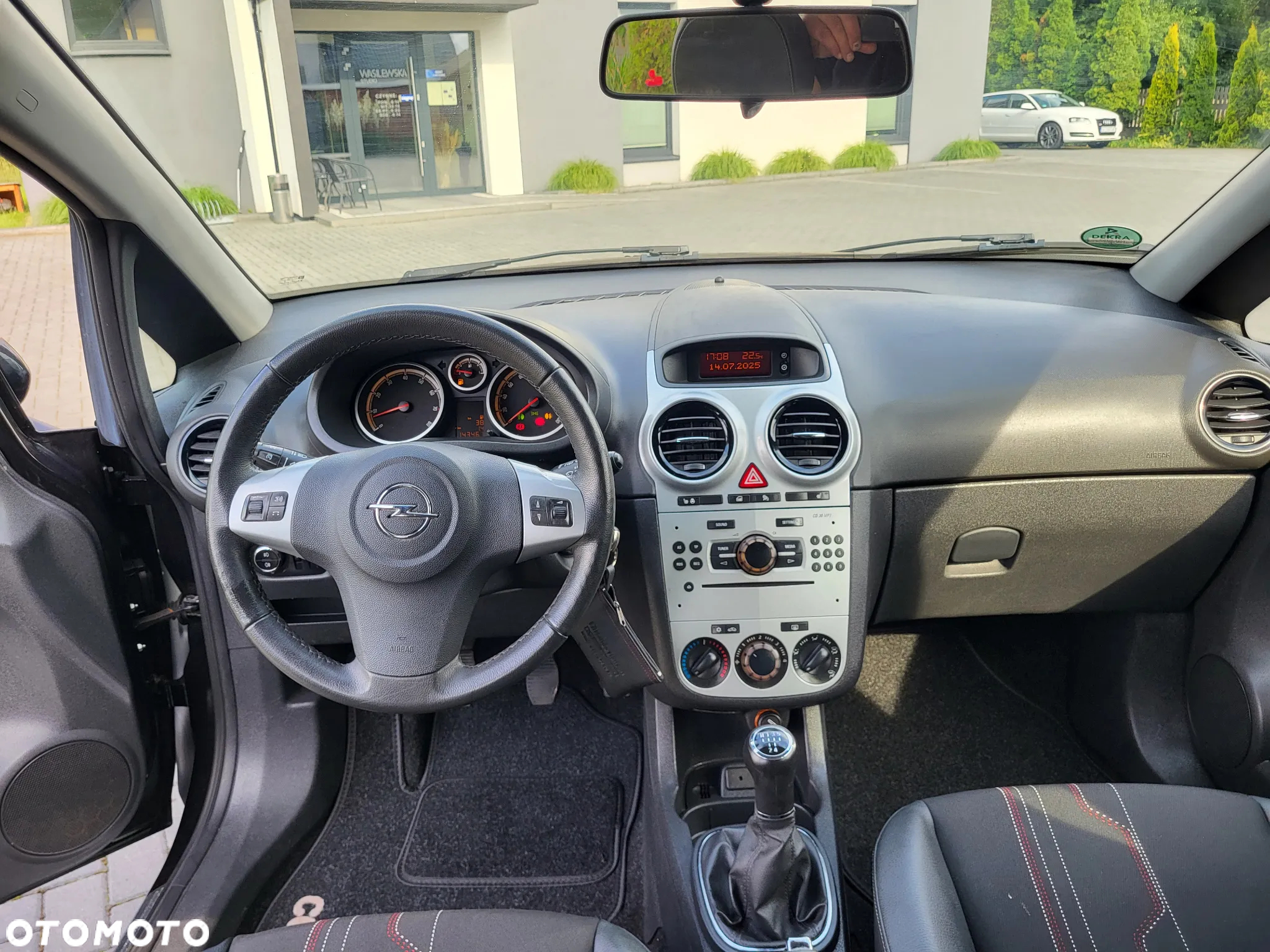 Opel Corsa 1.4 16V 150 Jahre - 12