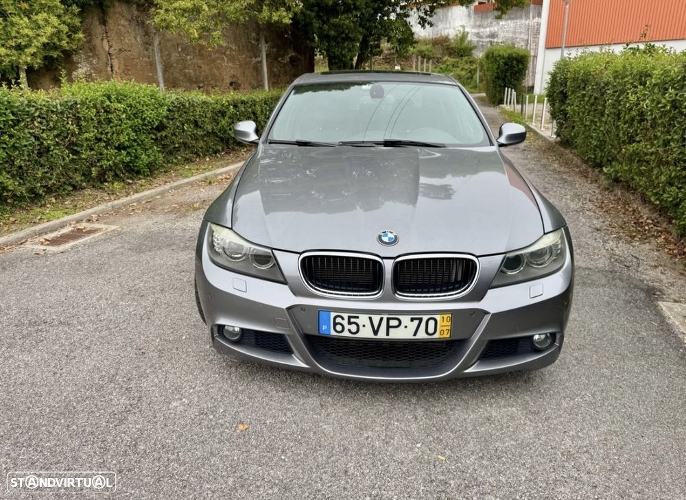 BMW 318 2010 photo 3