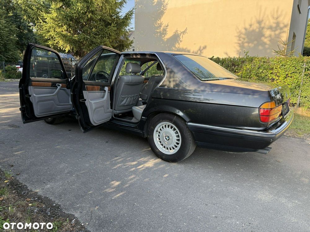 BMW Seria 7 - 10