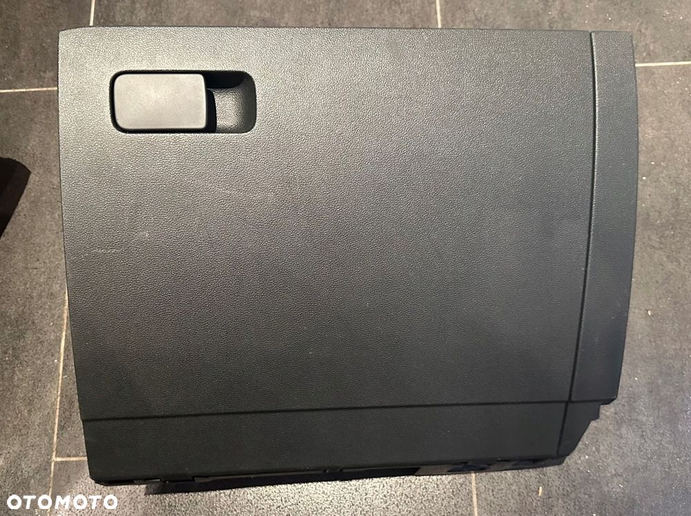 VW TOURAN 15 schowek mocowanie 5TB857097C - 1