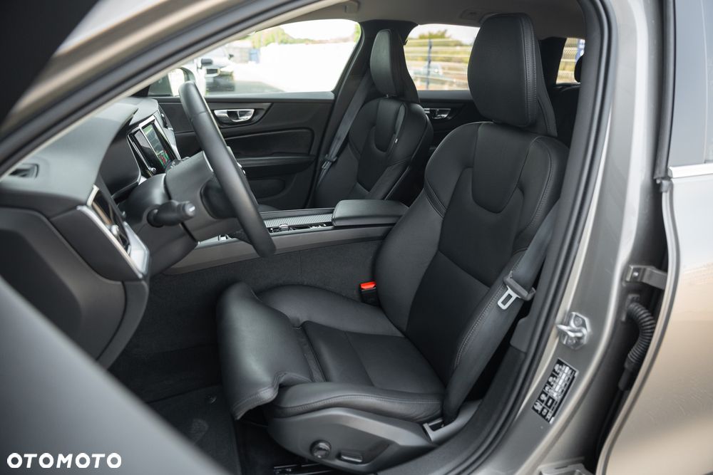 Volvo V60 D3 Momentum Core - 25
