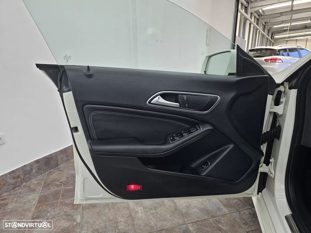 Mercedes-Benz CLA 180 d Urban - 15