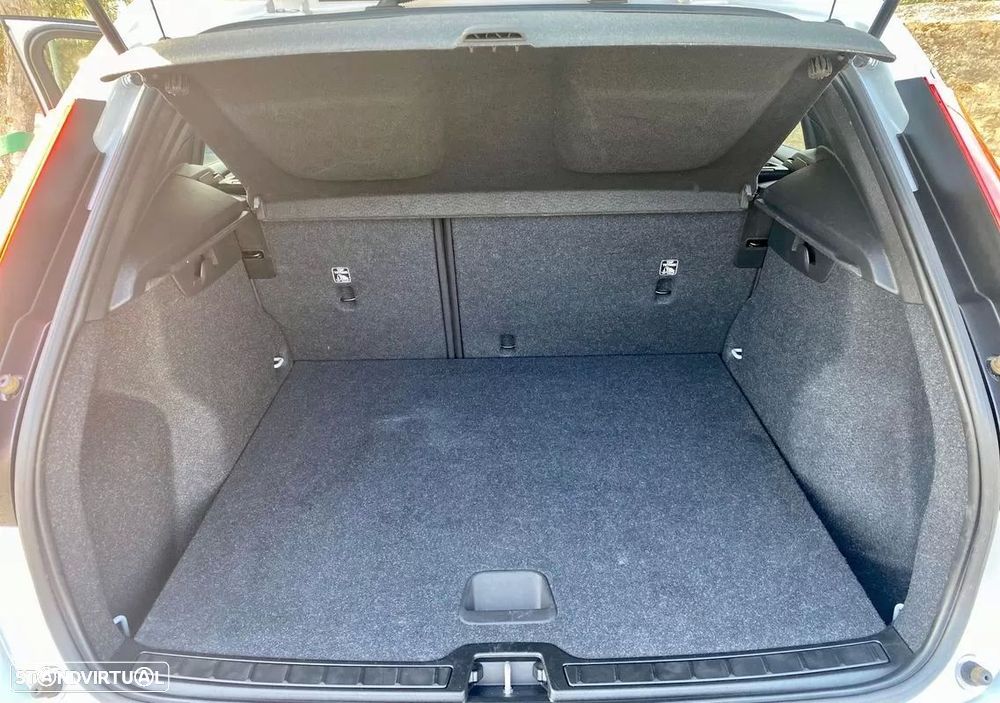 Volvo XC 40 2.0 D3 Momentum - 19