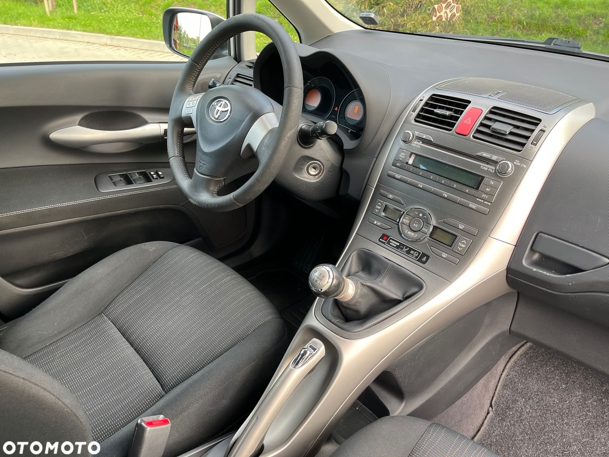 Toyota Auris 1.6 2010 - 8