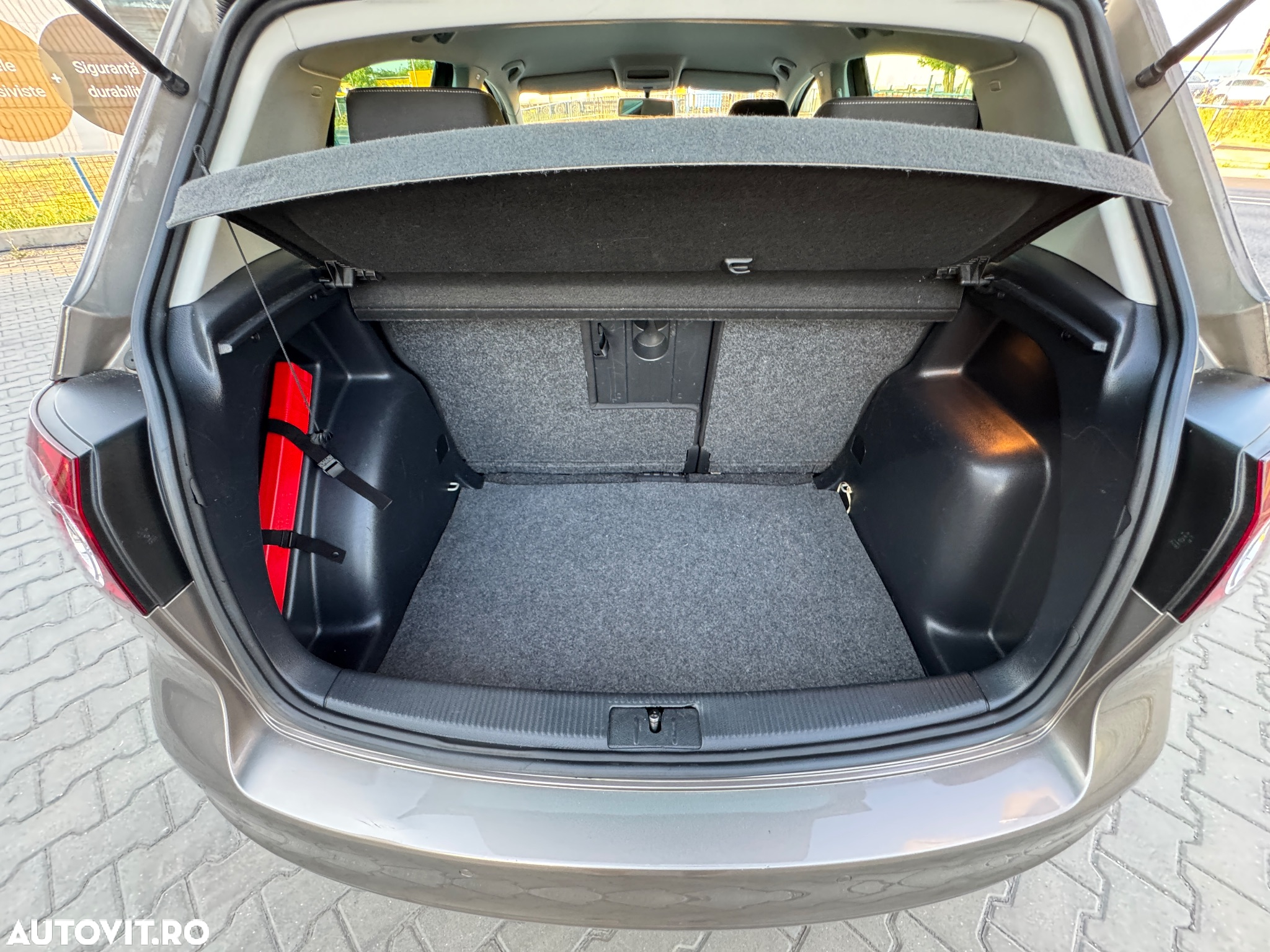 Volkswagen Golf 1.6 TDI DPF DSG MATCH - 22