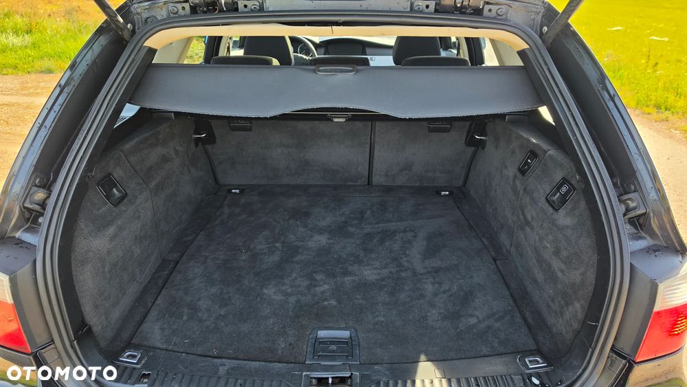 BMW Seria 5 525d - 15