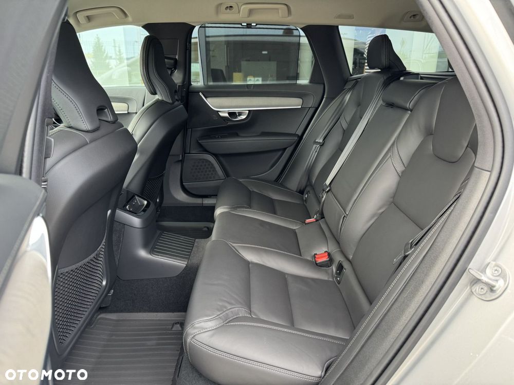 Volvo V90 T6 AWD Plug-In Hybrid Plus Dark - 12