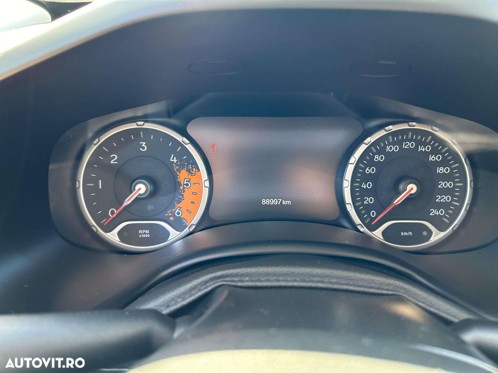 Jeep Renegade 1.6 M-Jet 4x2 DDCT6 Limited - 16