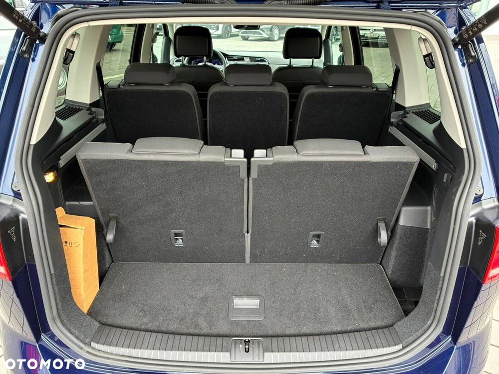 Volkswagen Touran - 25