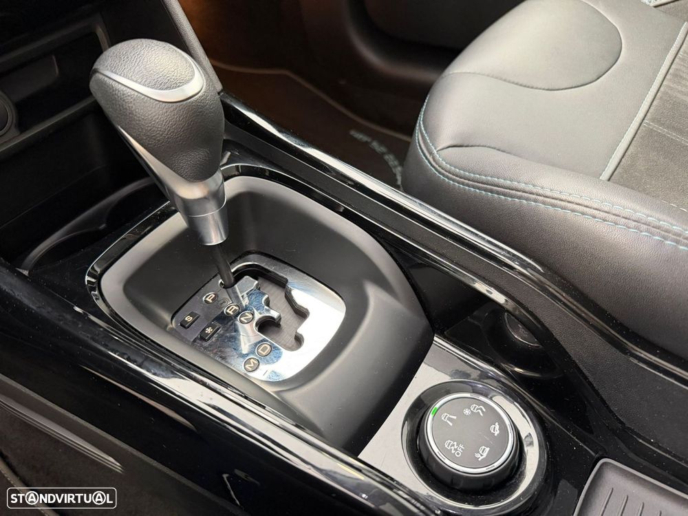 Peugeot 2008 1.2 PureTech Allure Pack EAT8 - 12