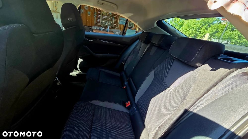 Skoda Octavia 2.0 TDI DSG Edition Plus - 10