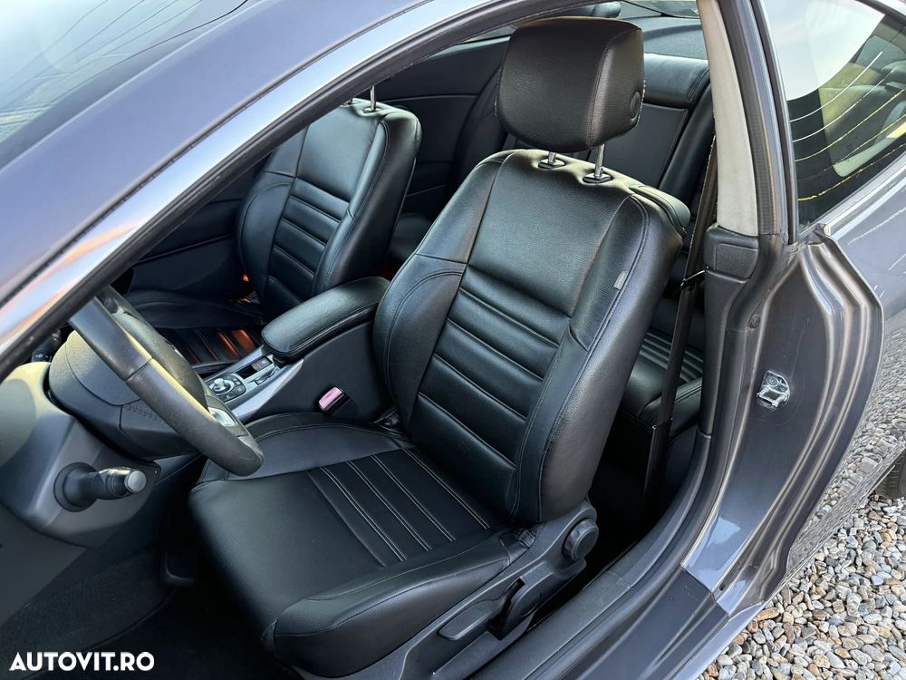 Renault Laguna dCi 150 FAP GT - 8