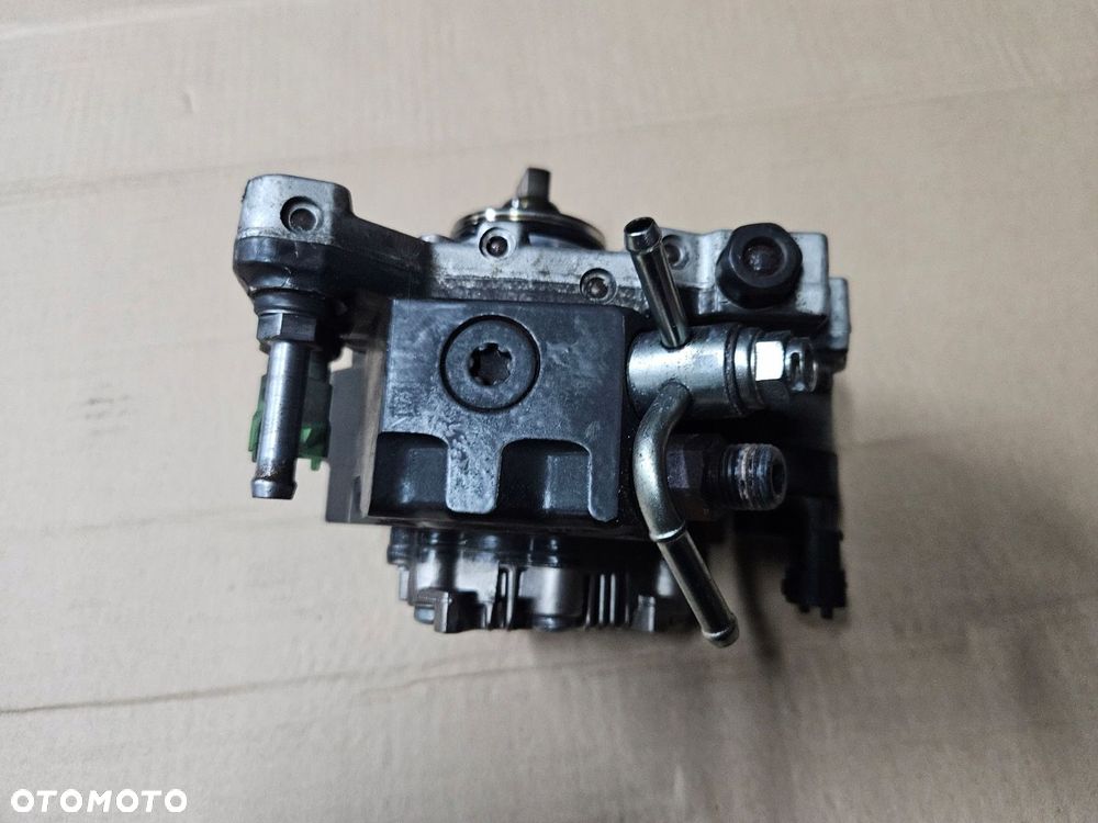 TOYOTA AURIS 1.4 D4D COROLLA E15 YARIS POMPA WTRYSKOWA - 1