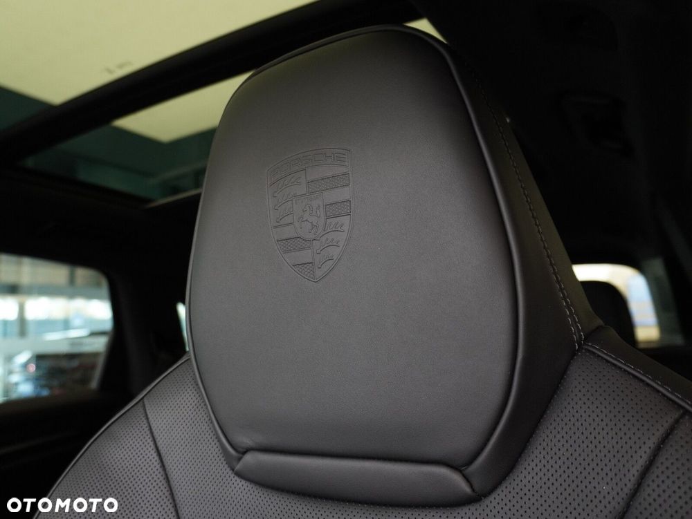 Porsche Cayenne E-Hybrid PHEV Black Edition - 26