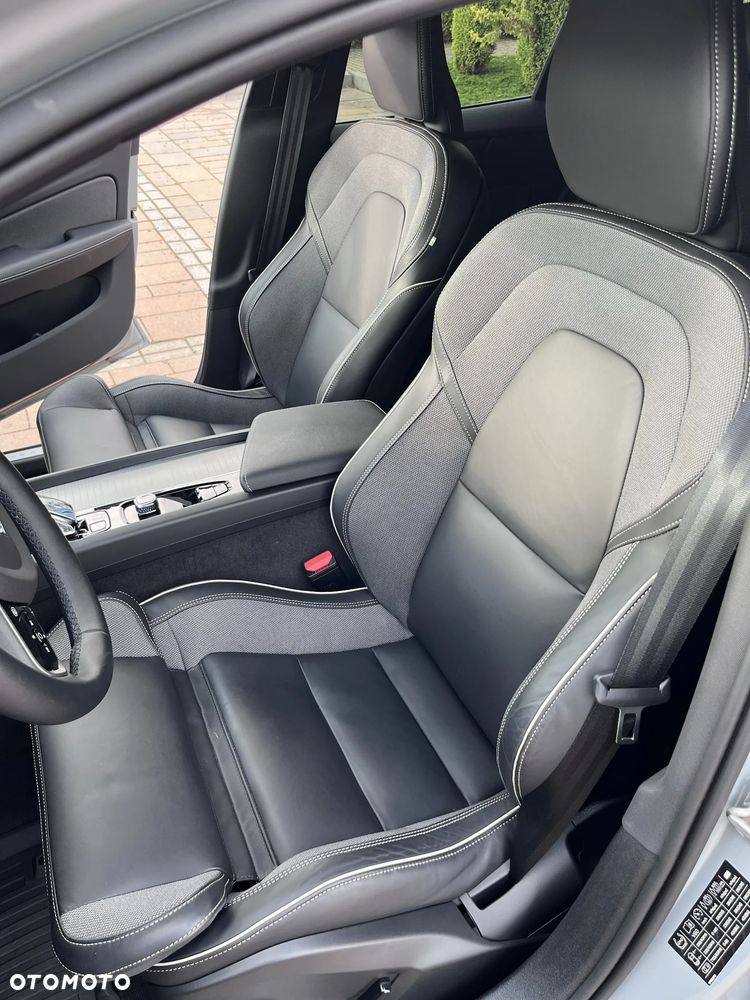 Volvo V60 B4 B Plus Dark - 13