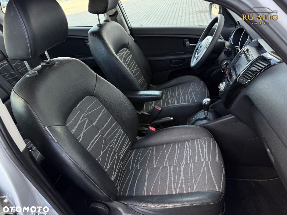 Kia Venga - 30