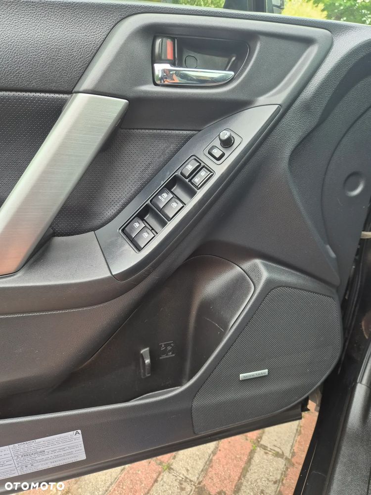 Subaru Forester 2.0XT Platinum Lineartronic - 18