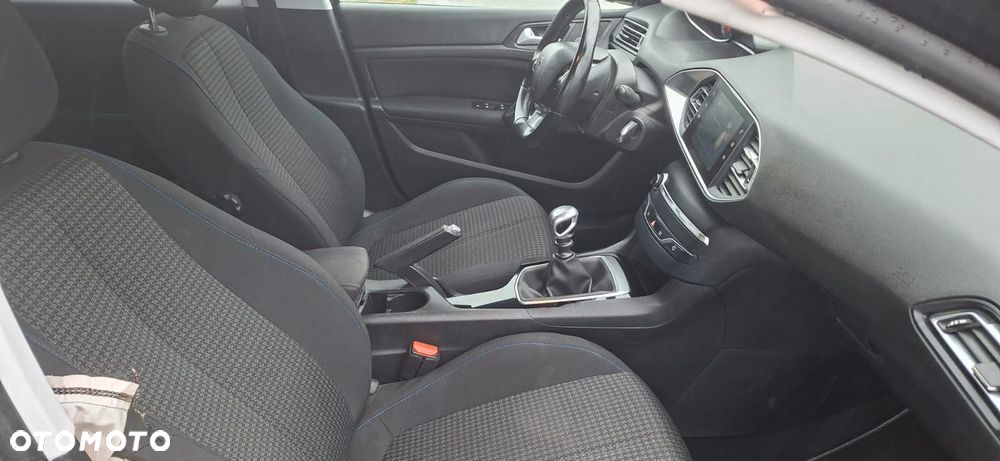 Peugeot 308 PureTech 130 GPF Stop & Start Allure - 13
