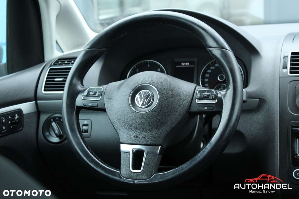 Volkswagen Touran - 9