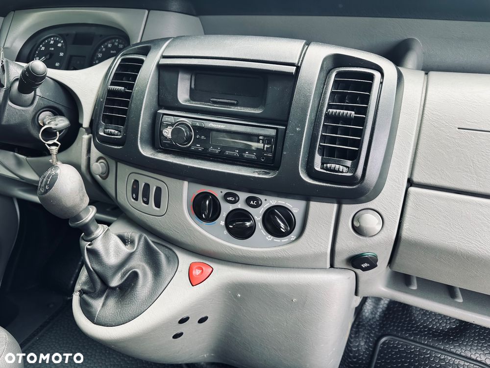 Renault Trafic - 15