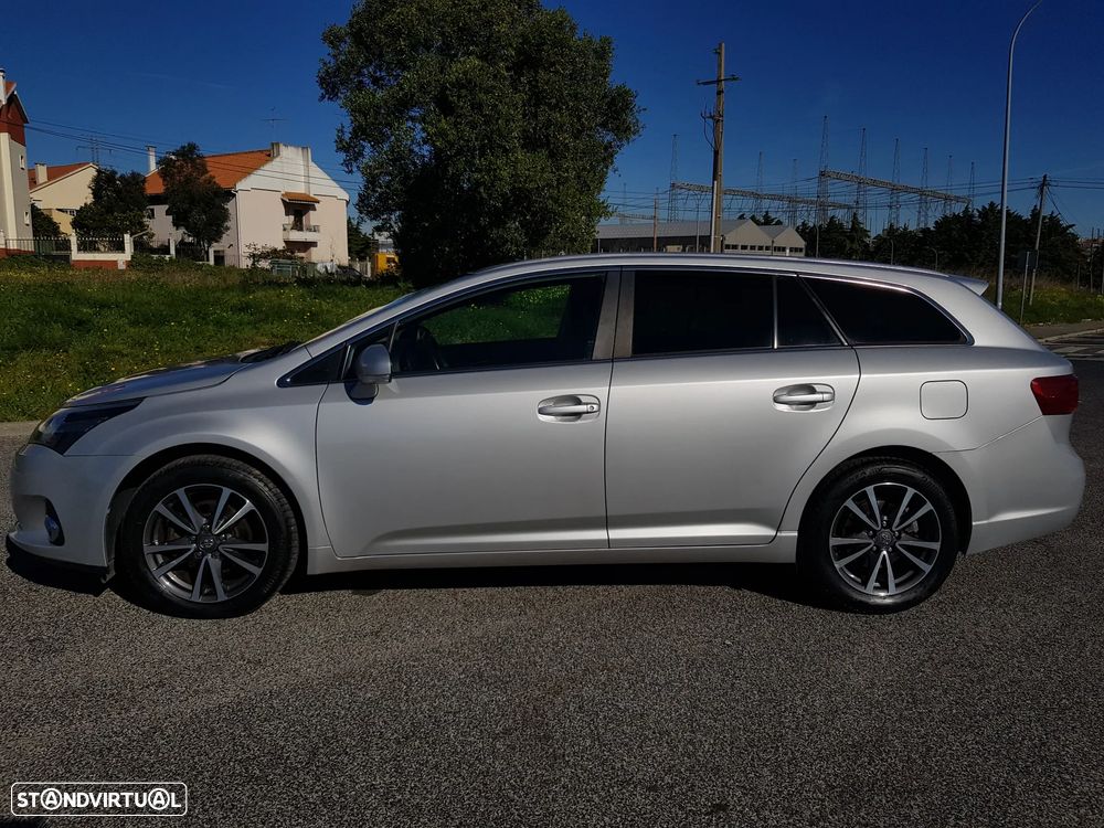 Toyota Avensis SW 2.0 D-4D Luxury+Navi - 6
