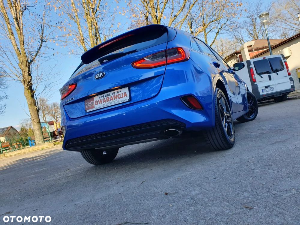 Kia Ceed - 33
