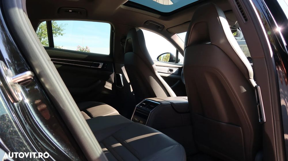 Porsche Panamera 4 Platinum Edition - 17