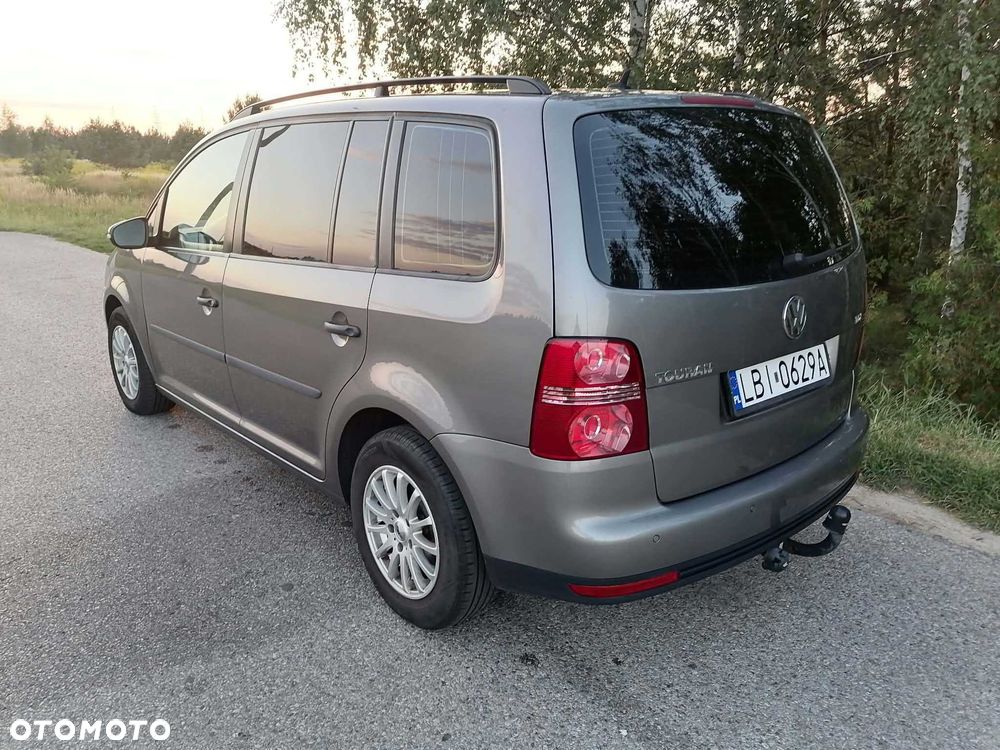 Volkswagen Touran - 2