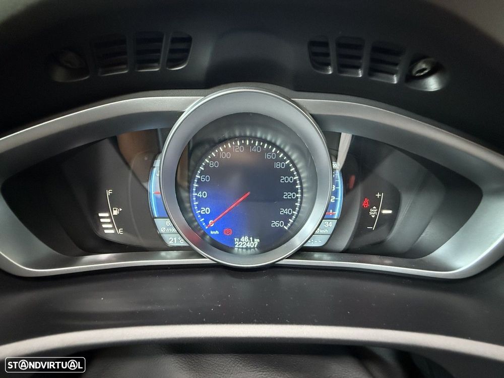 Volvo V40 1.6 D2 R-Design Momentum - 24