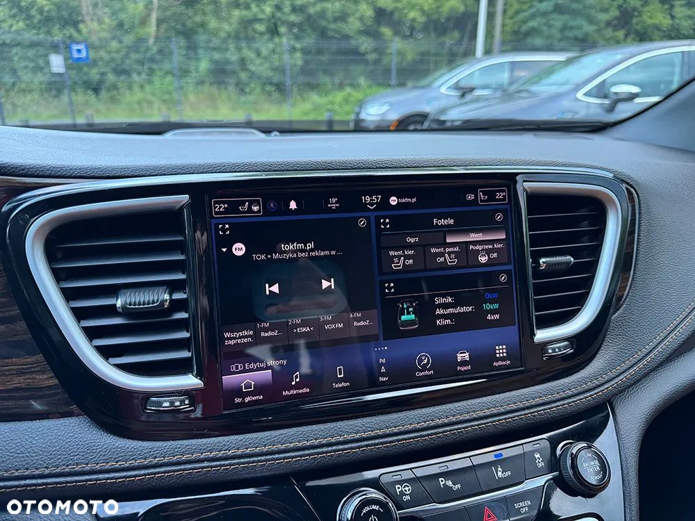 Chrysler Pacifica - 23
