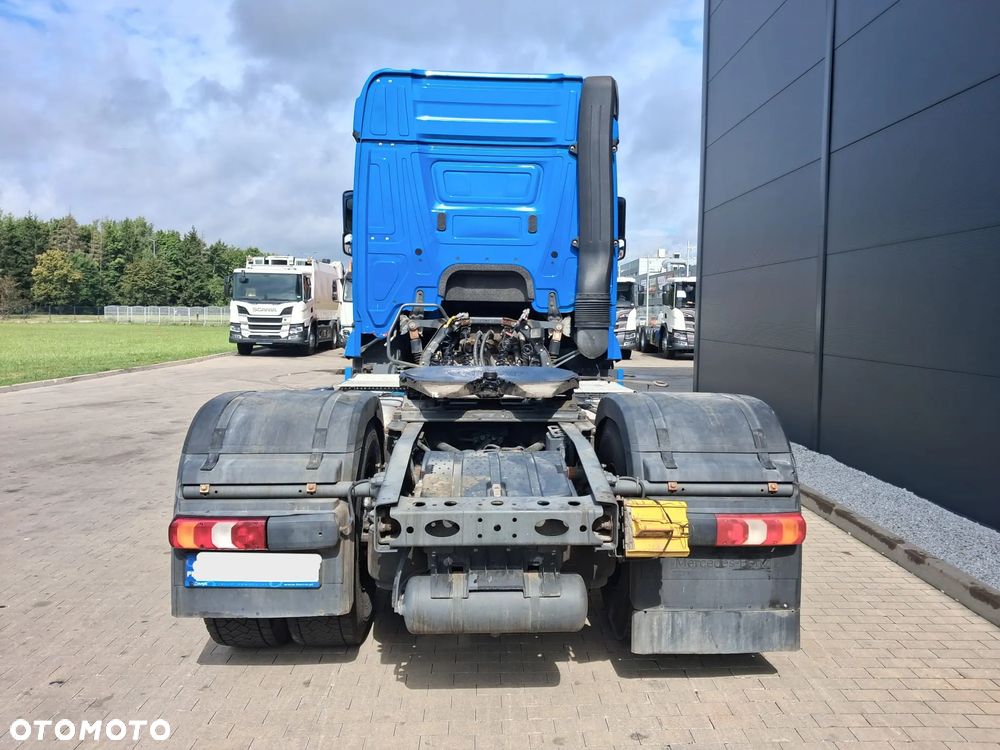 Mercedes-Benz Actros - 3