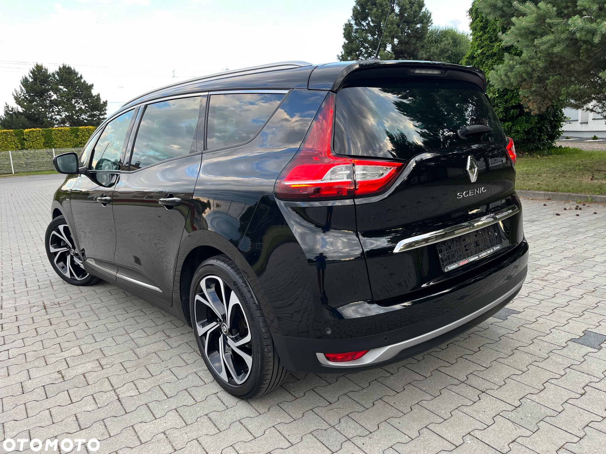Renault Grand Scenic - 34