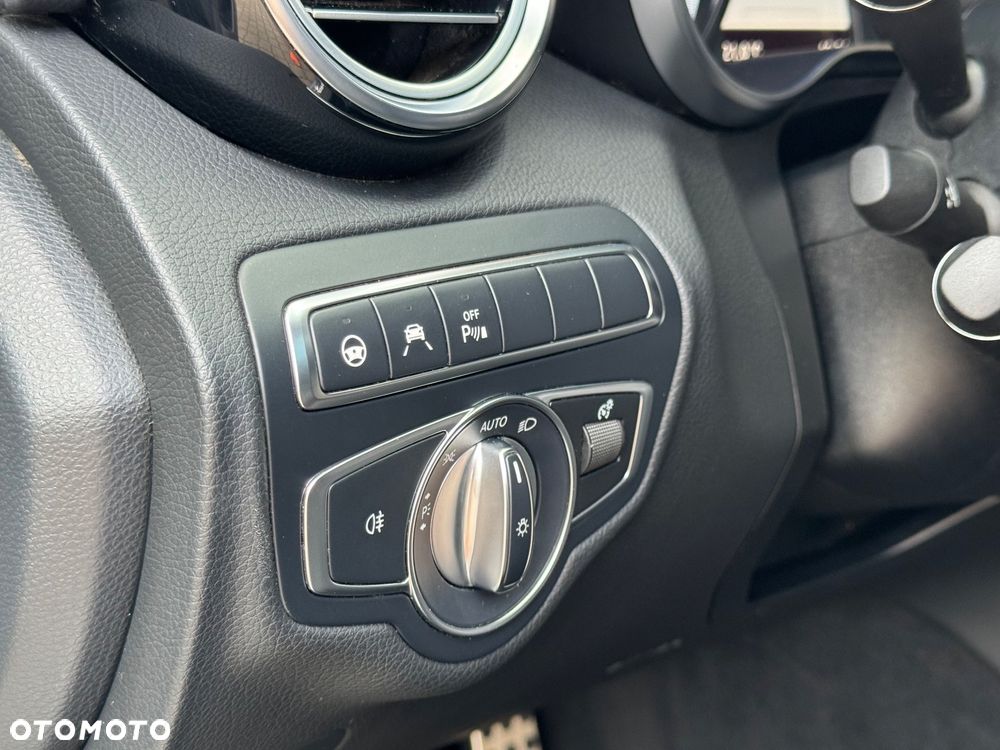 Mercedes-Benz Klasa C AMG 63 AMG Speedshift 7G-MCT - 14