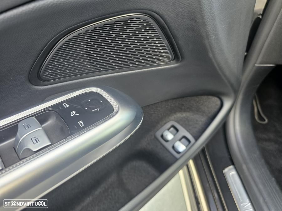 Mercedes-Benz E 300 e Station 9G-TRONIC AMG Line - 33