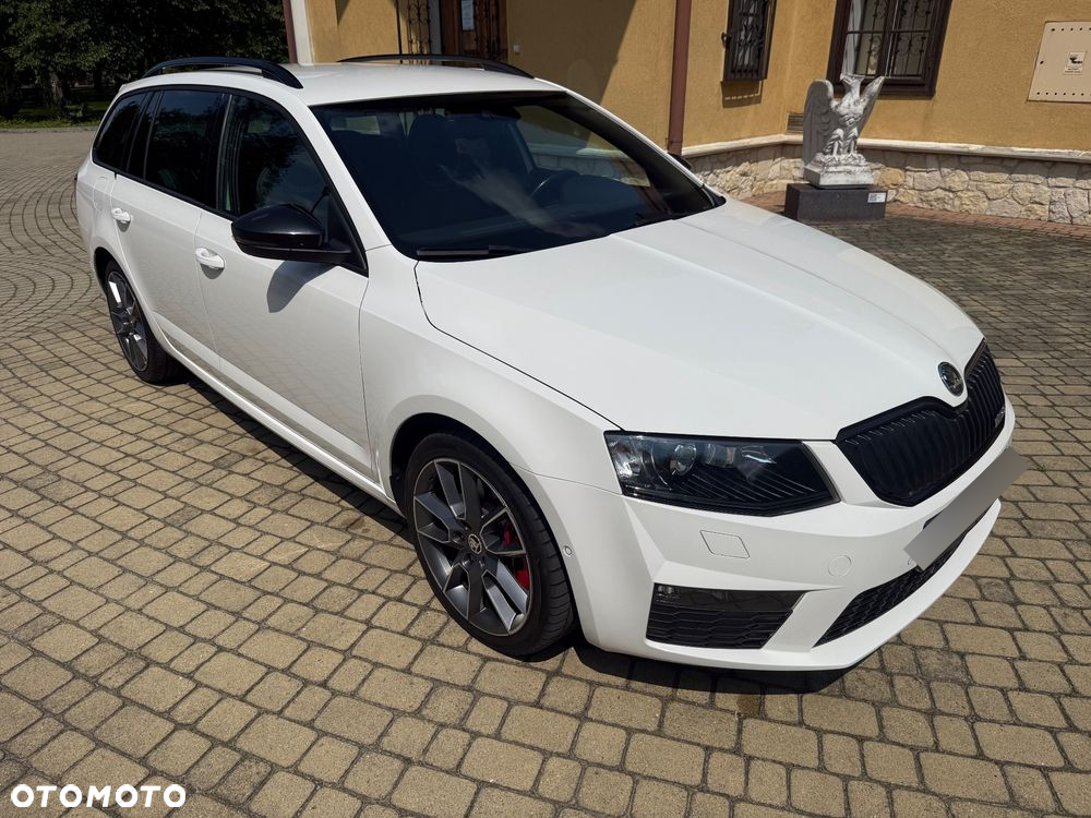 Skoda Octavia Combi 2.0 TDI DSG RS - 19