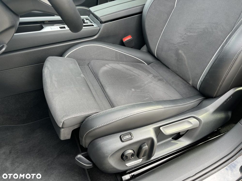 Volkswagen Passat - 12