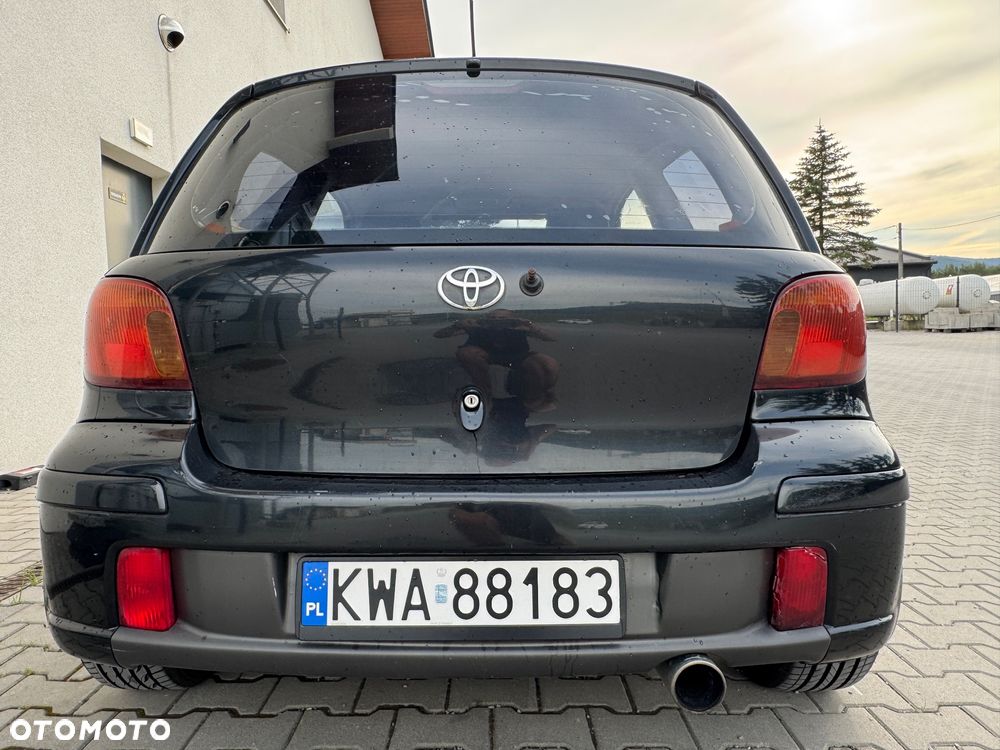 Toyota Yaris - 11