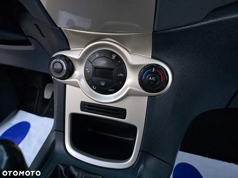 Ford Fiesta 1.25 Titanium - 33