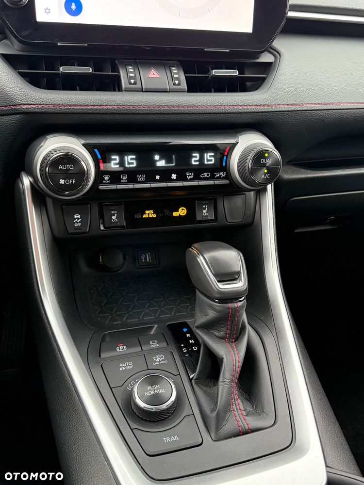 Toyota RAV4 Standard - 12