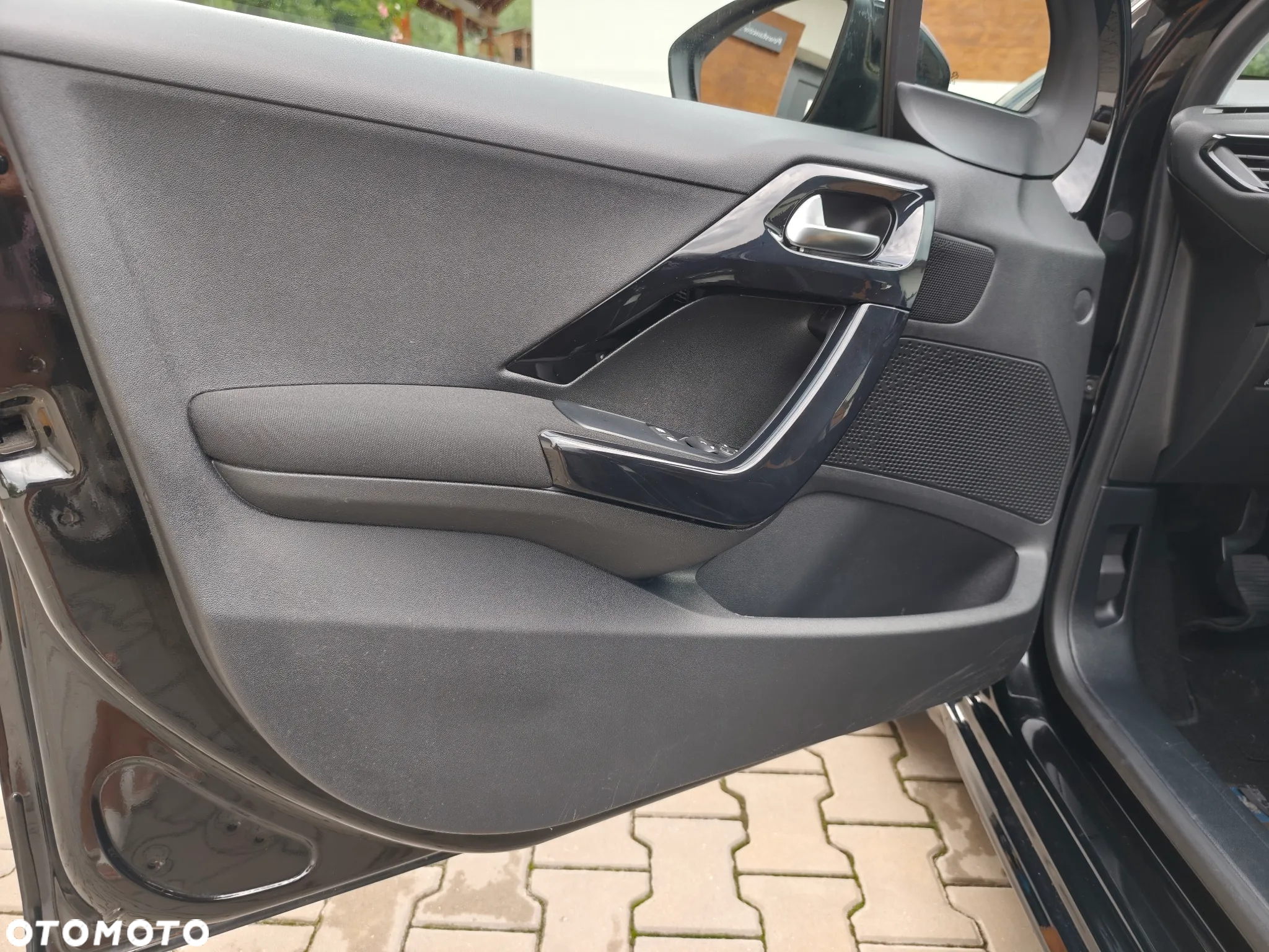 Peugeot 208 - 13