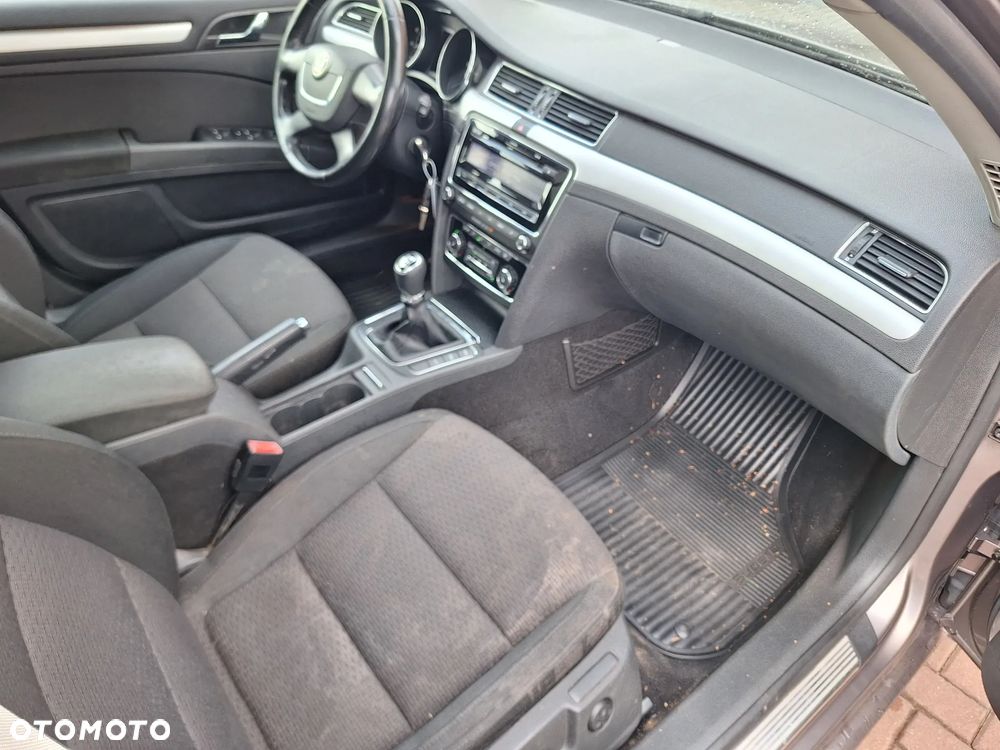 Skoda Superb 1.8 TSI Active - 33