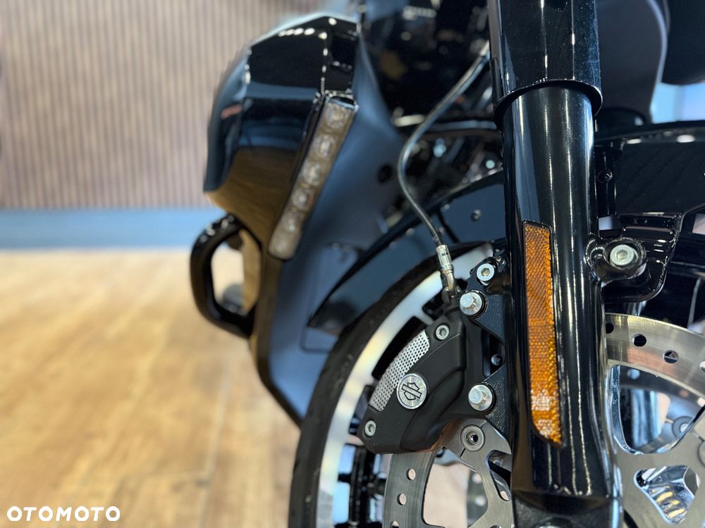 Harley-Davidson Touring Street Glide - 20