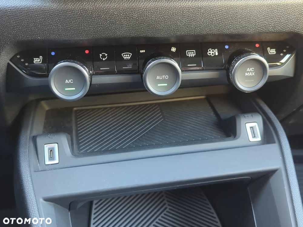 Citroën C4 1.2 PureTech Plus S&S EAT8 - 26