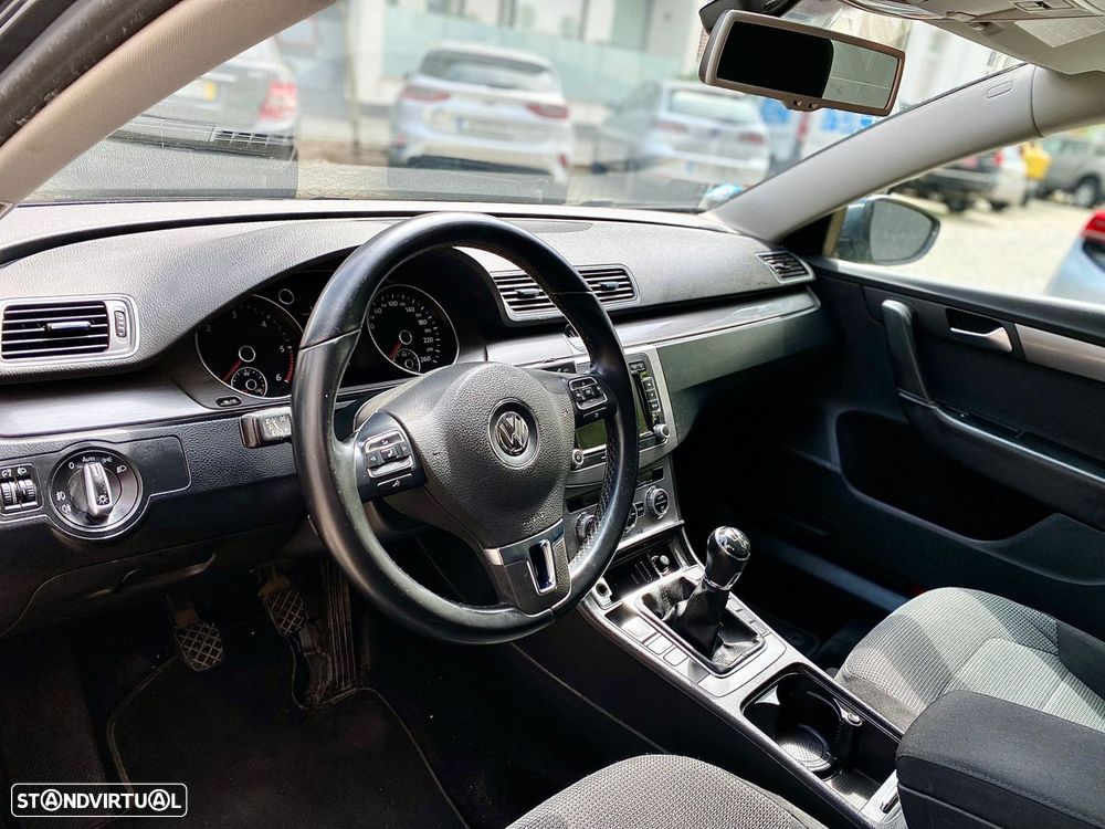 VW Passat 1.6 TDI BlueMotion - 13