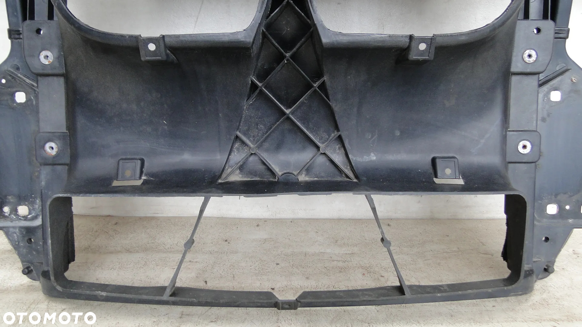 BMW 1 E87 E88 E82 E81 PAS PRZEDNI WZMOCNIENIE CZOŁOWE 2.0D - 4