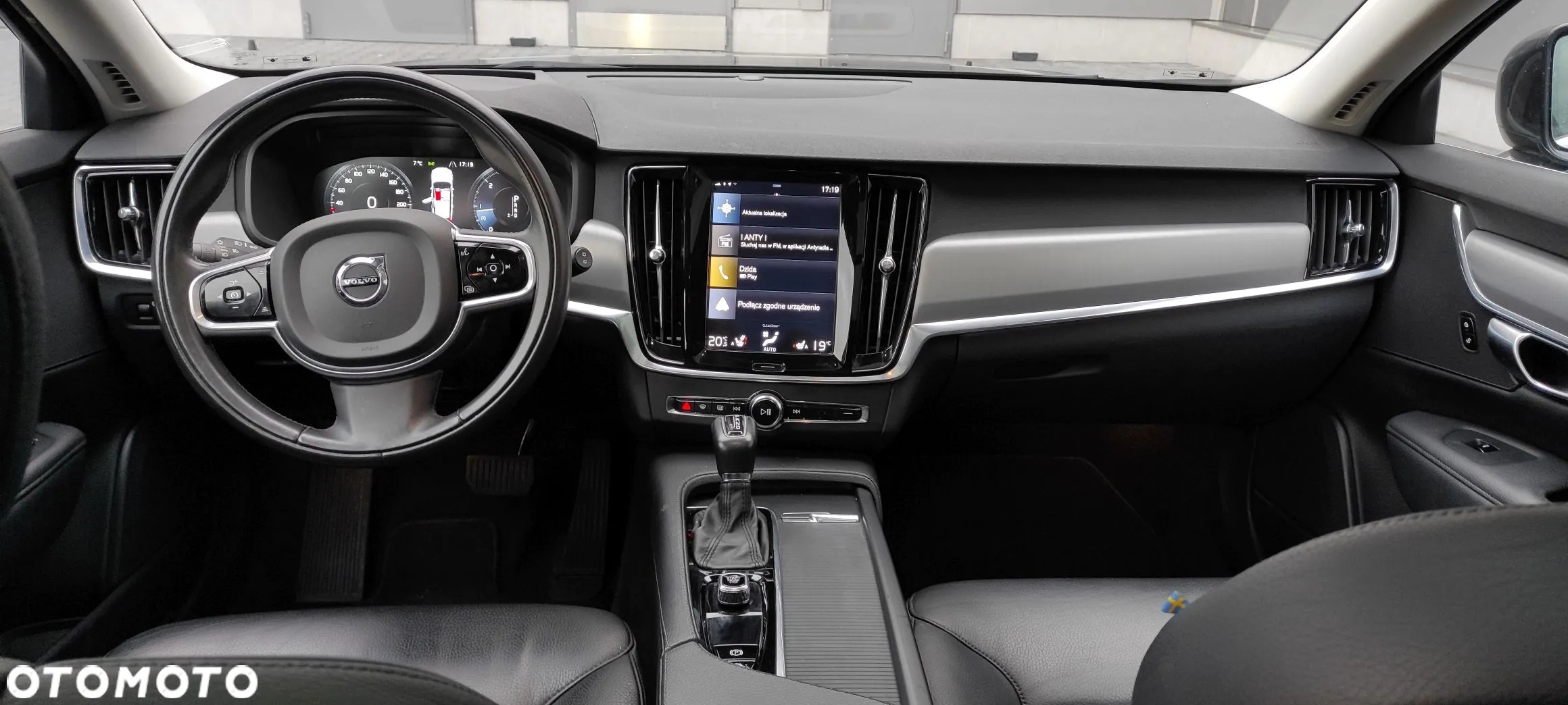 Volvo V90 D4 Momentum - 23